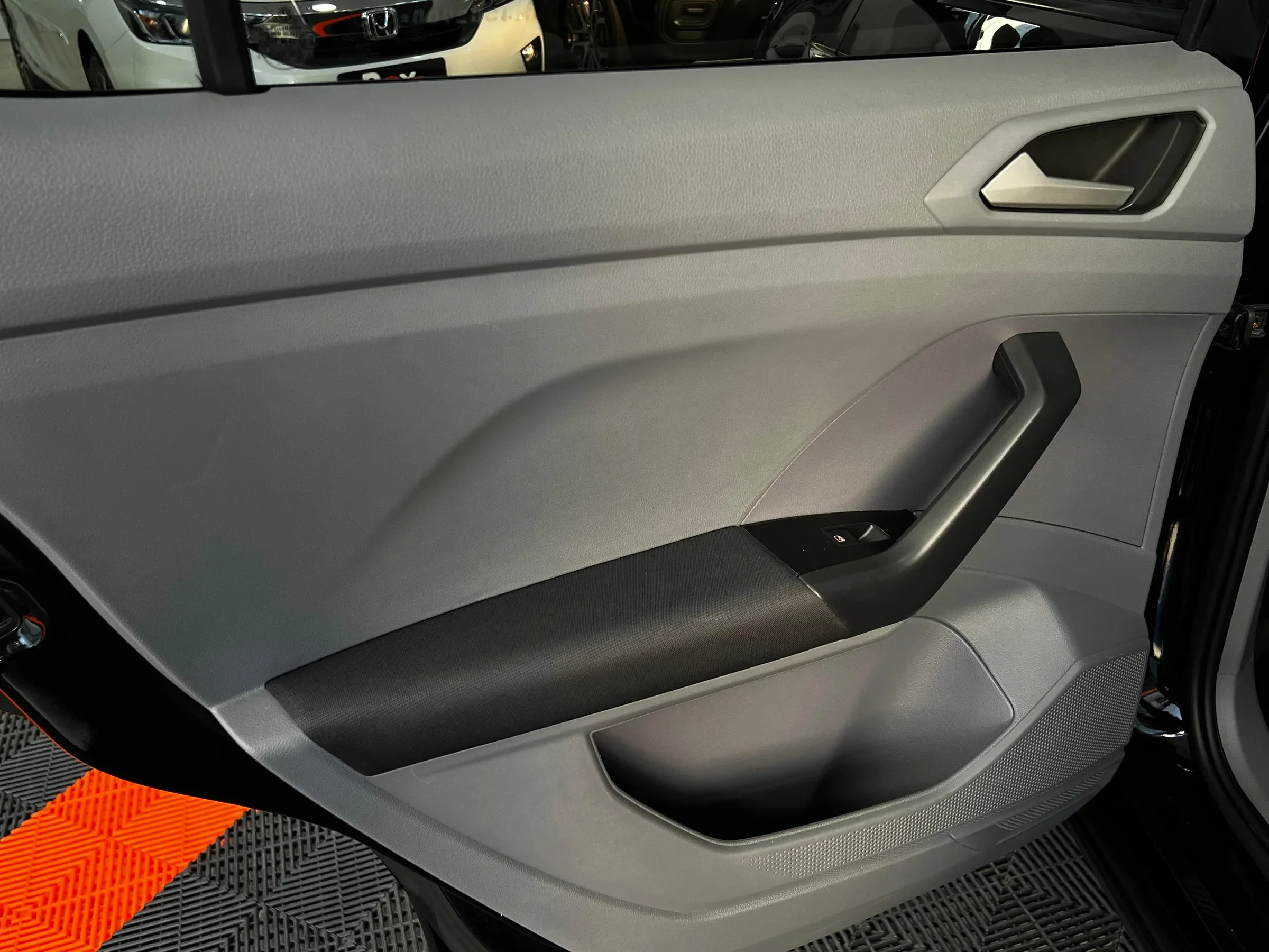 Volkswagen T-Cross Sense 1.0 TSI - foto 12