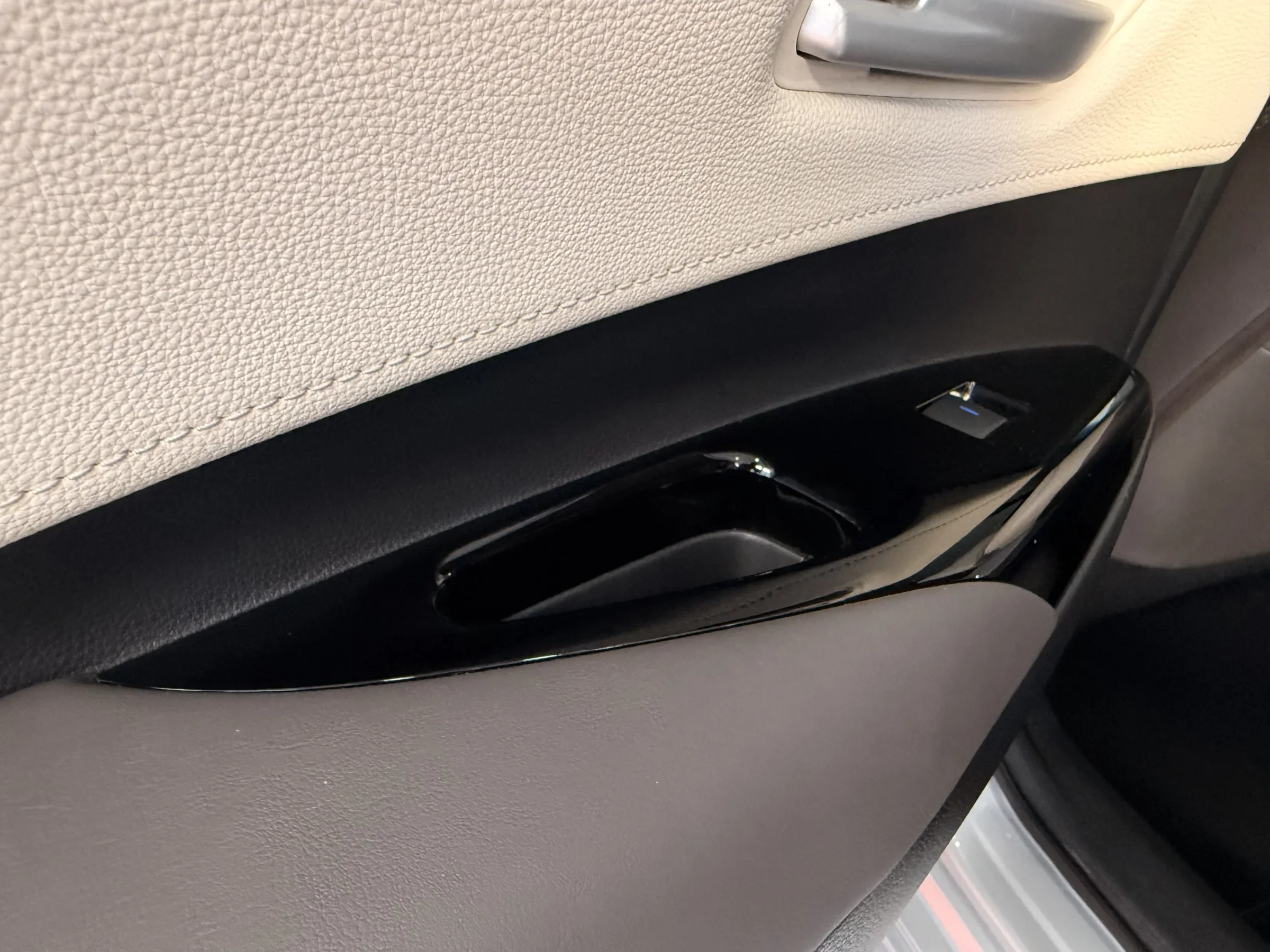 Toyota Corolla Altis Premium Hybrid 1.8 - foto 9