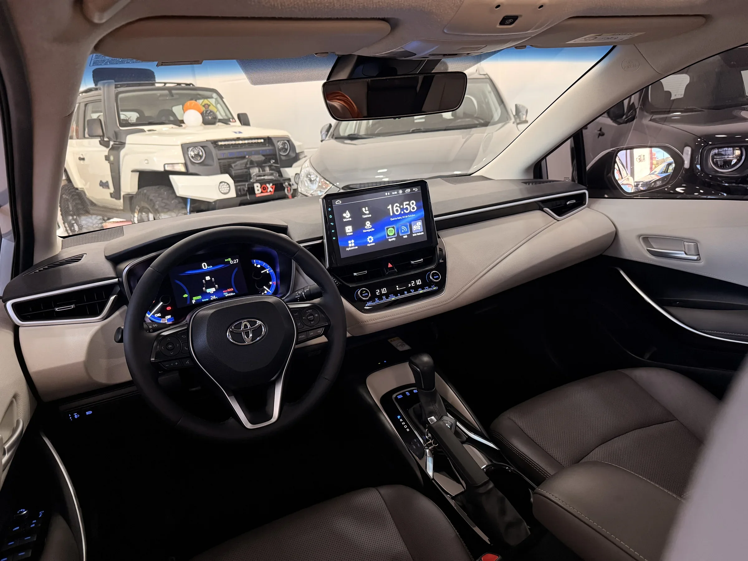 Toyota Corolla Altis Premium Hybrid 1.8 - foto 17